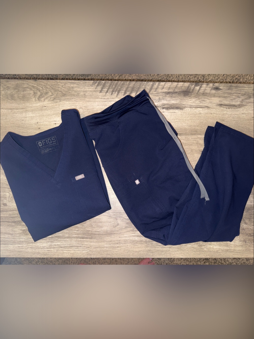 Women’s navy FIGS scrub set L/LP
